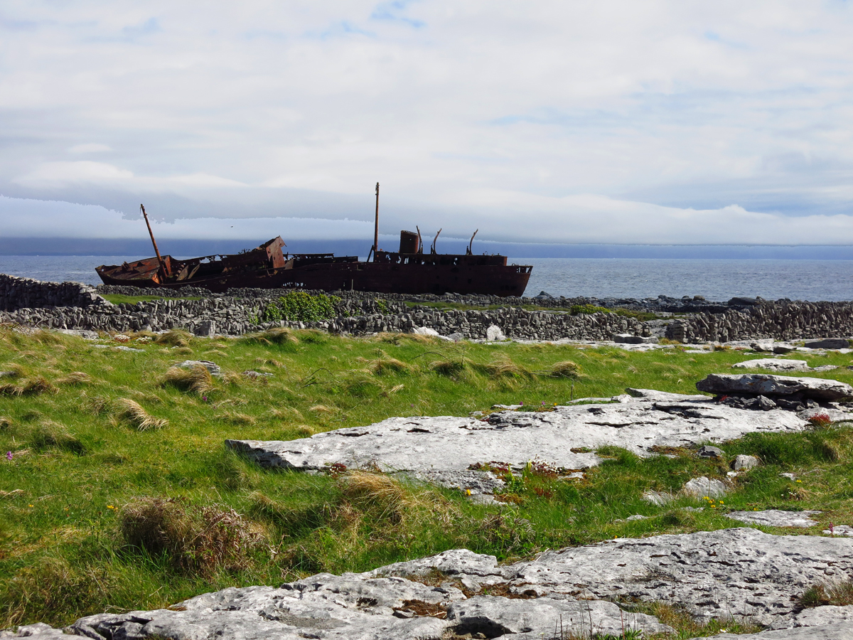 Inisheer island et son paquebot abandonné, Virée Verticale