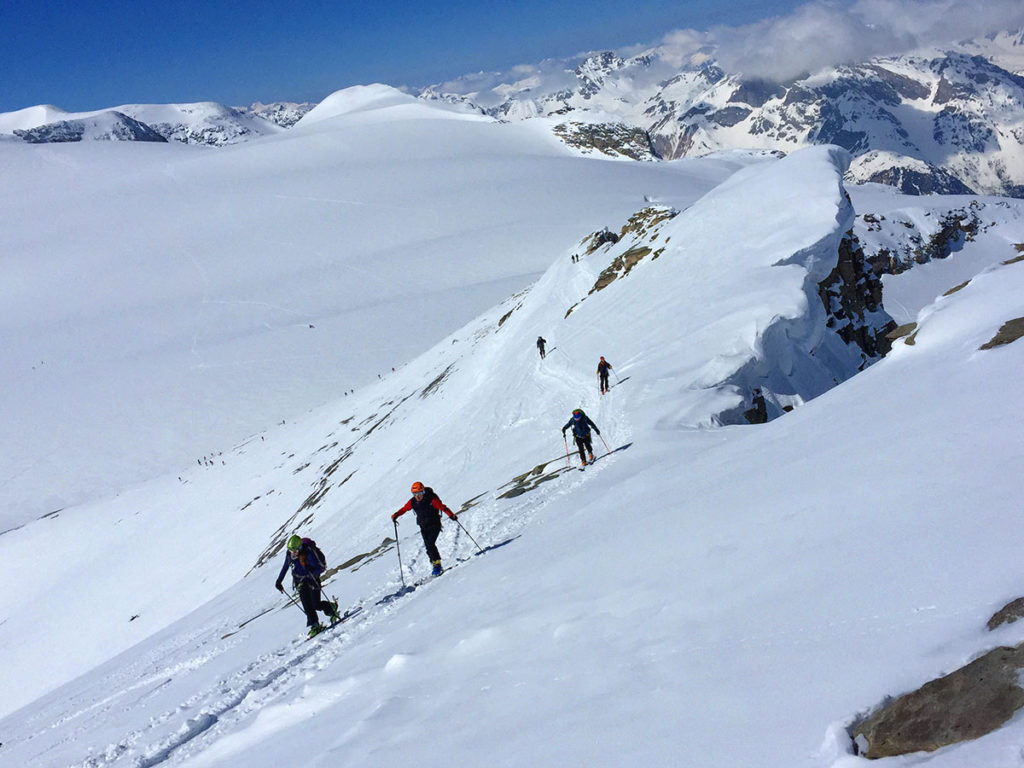 L'arrivée au sommet de la Pointe de la Réchasse, Vanoise en ski de randonnée, Virée Verticale