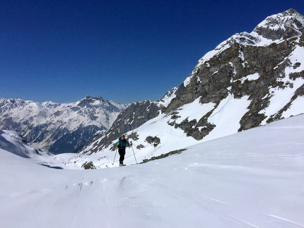 Du soleil, de la neige et une bande de copains, la recette idéale pour découvrir la Vanoise en ski de randonnée - Virée Verticale